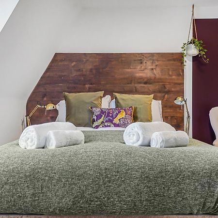 Stylish Eco Aparthotel In Фолкстон Стая снимка