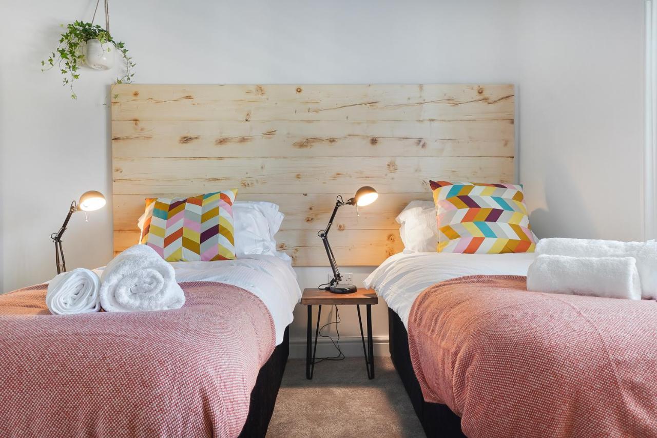 Stylish Eco Aparthotel In Фолкстон Екстериор снимка