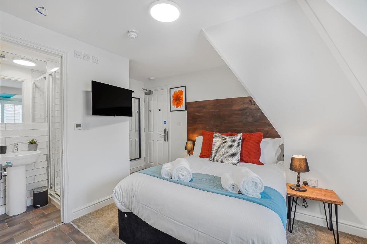 Stylish Eco Aparthotel In Фолкстон Стая снимка