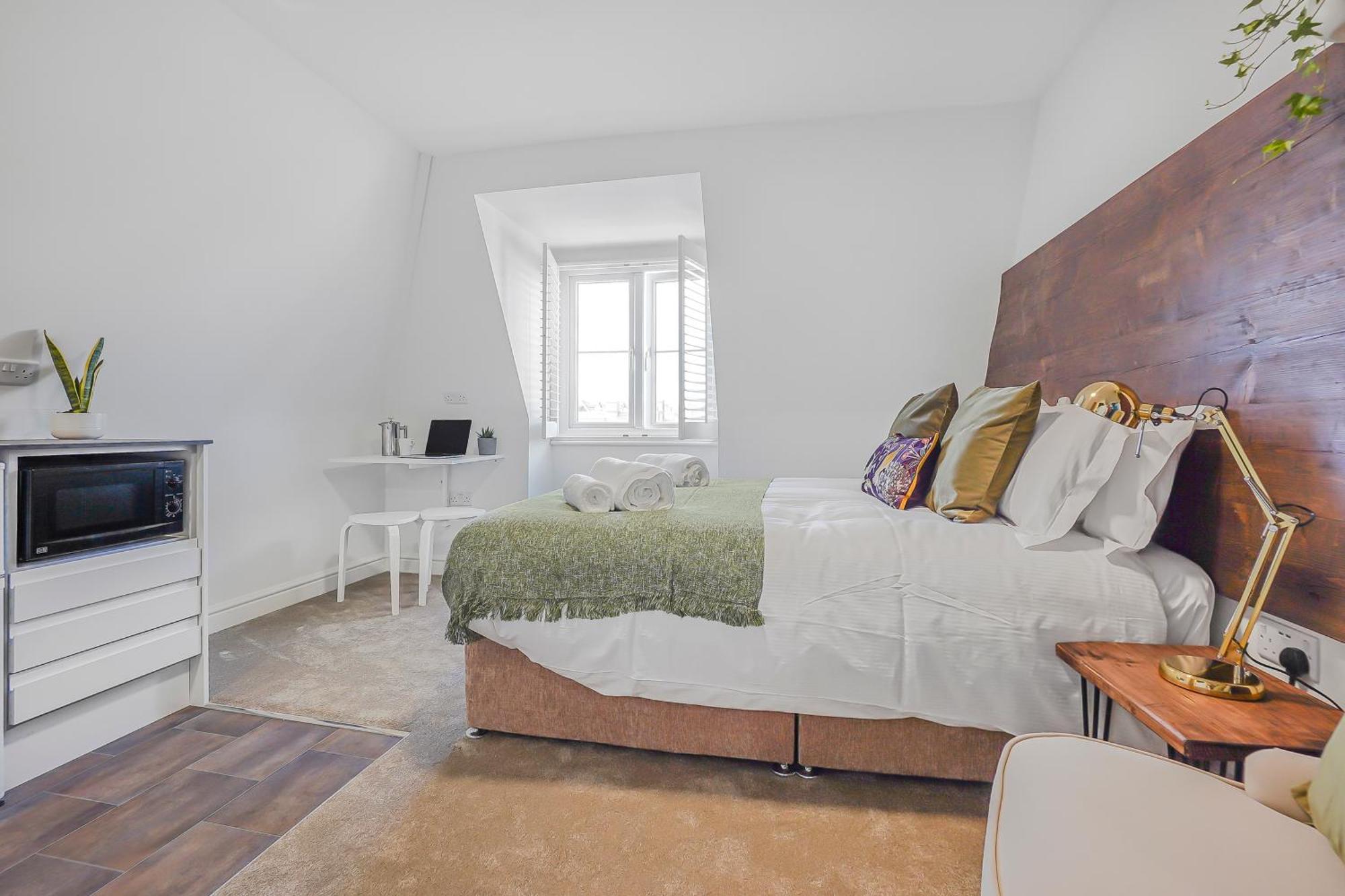 Stylish Eco Aparthotel In Фолкстон Стая снимка